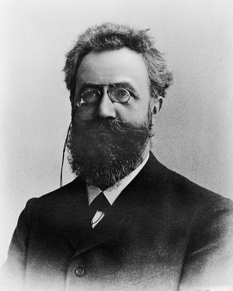 Ritratto fotografico di Hermann Ebbinghaus con barba e occhiali